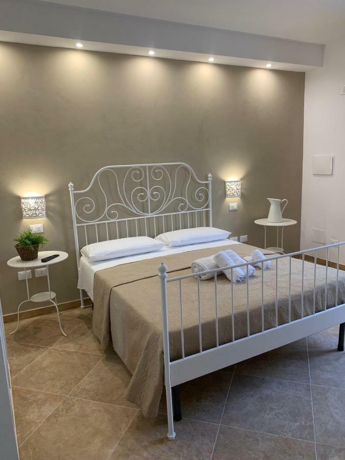 Le Tre Colonne Bed & Breakfast Melendugno Exterior photo